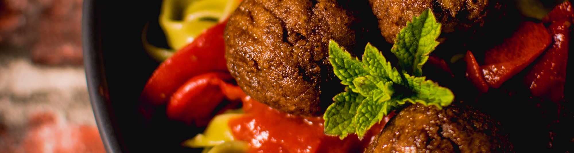 Receta de Albóndigas Green Cuisine con Pasta Verde