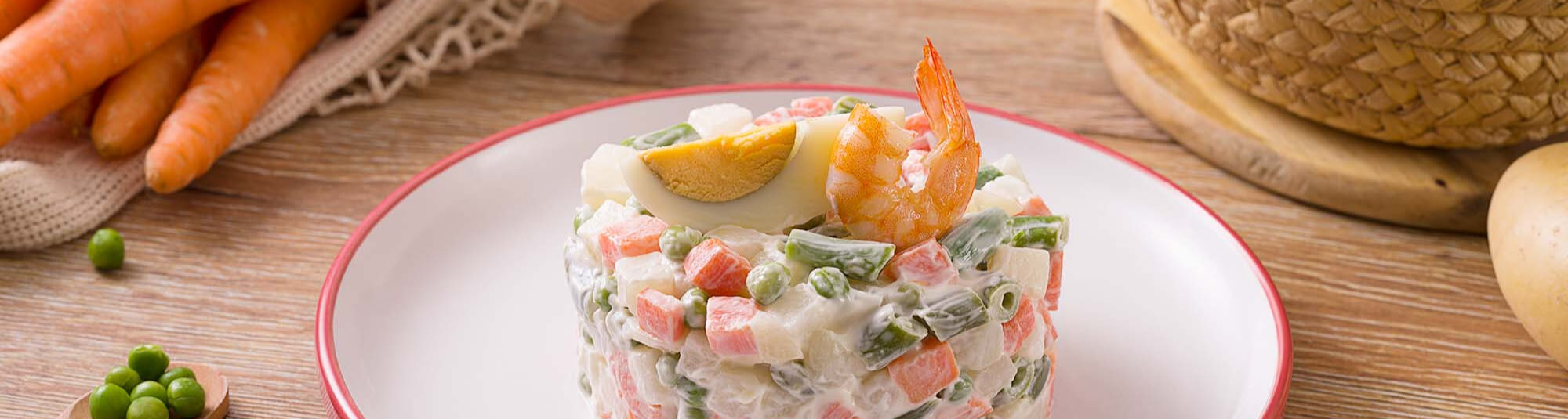ensaladilla rusa con gambas