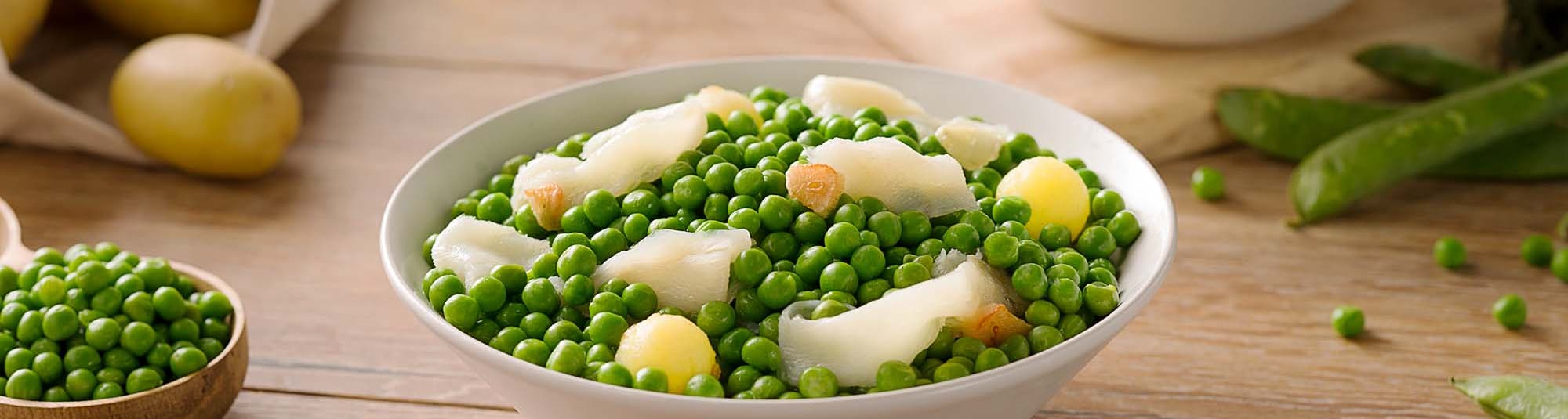 guisantes con patatas y bacalao ahumado