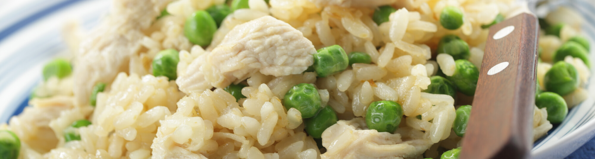 Guisantes con arroz y pollo