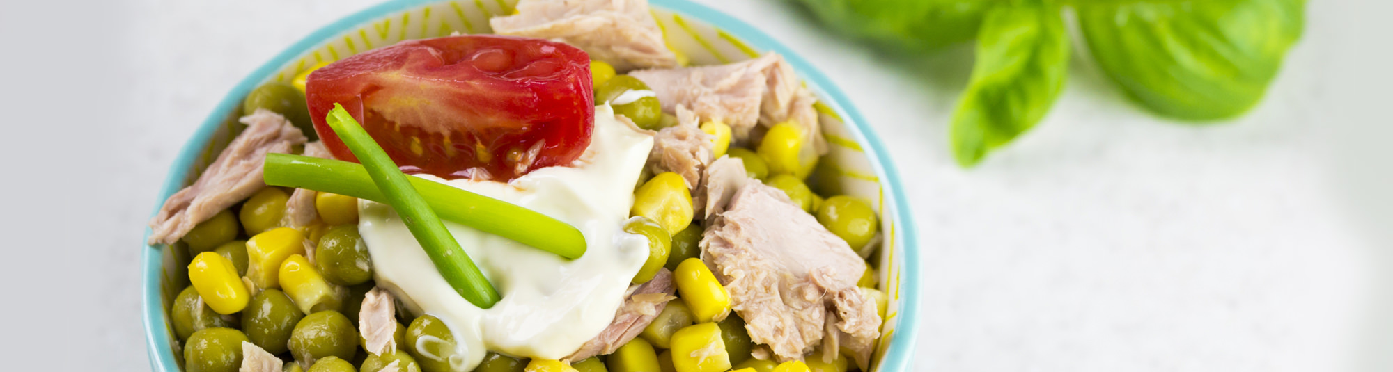 receta guisante con atún y tomate