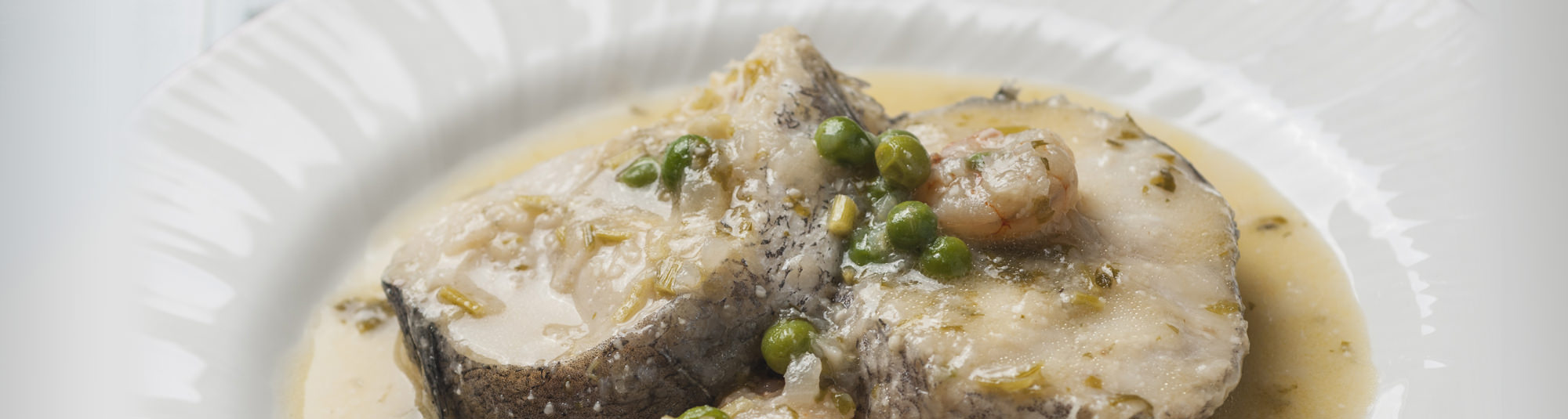 receta de merluza con guisantes y gambas